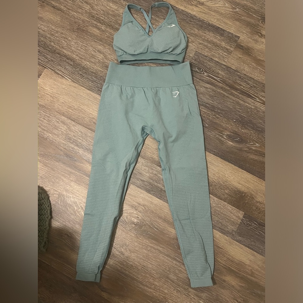 Gymshark Vital Seamless 2.0 Neck Sports Bra and Leggings Set